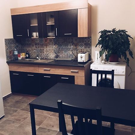Studio In Heart Of Лимасол Екстериор снимка